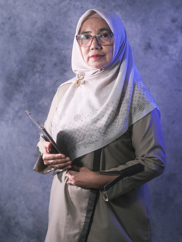 Dra. Hj. Mimi Syofia